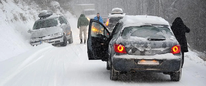 coche atrapado en nieve